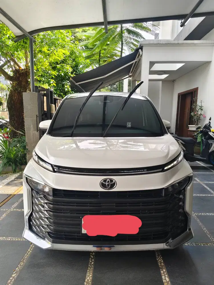 Voxy 2022 Low KM Like New