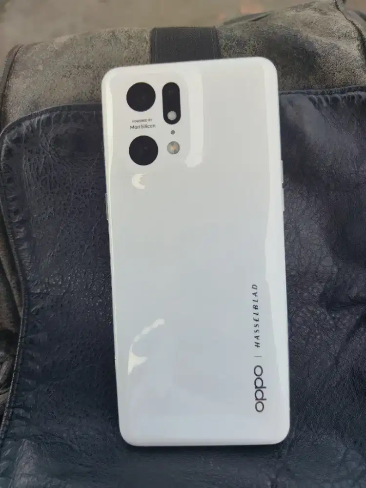 Saya mau jual HP oppo find x5 pro 5g