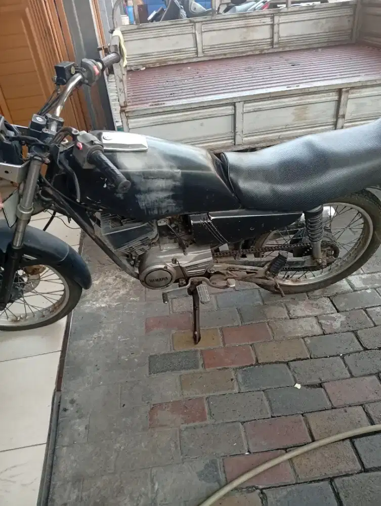 Motor RX KING sesuai poto nego tipis di tempat. Tampa perantara.