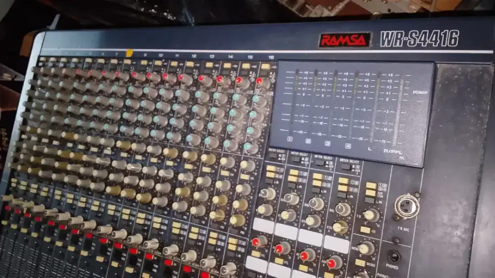 Mixer Ramsa, Gitar Court, Sonor Drum