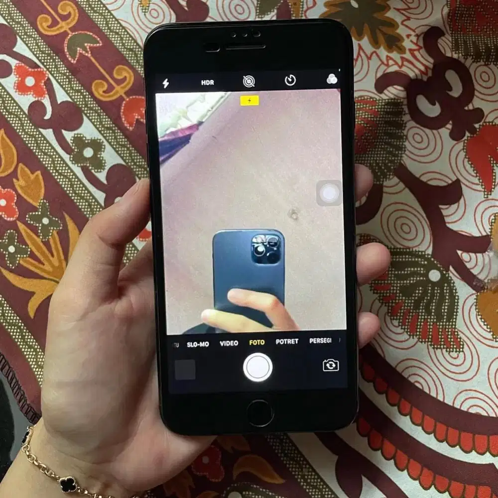 Iphone 7 Plus 32 GB hape + kabel casan + earphone + box