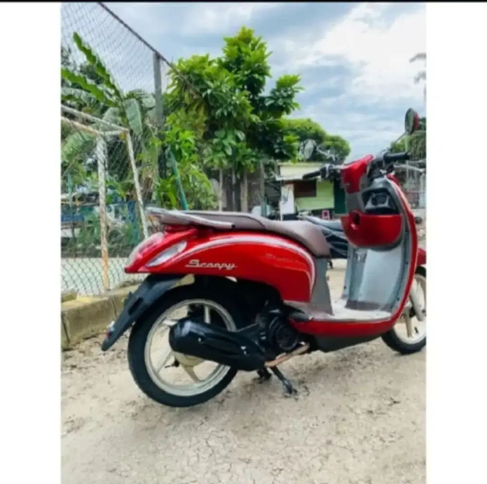 DIJUAL MOTOR SCOOPY 2015