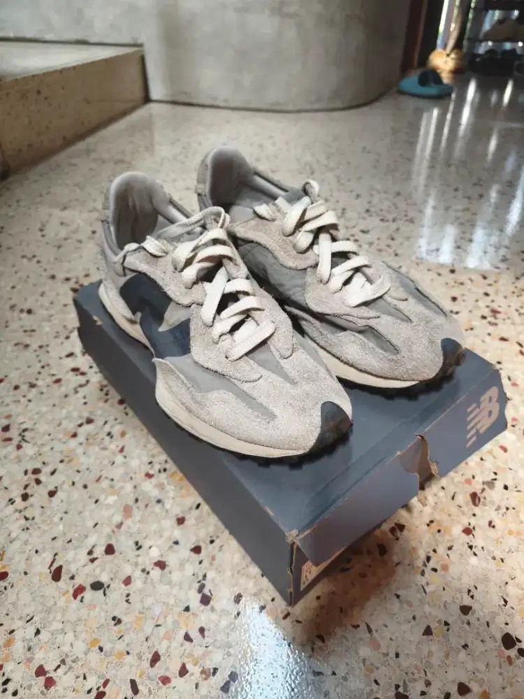 Sepatu New Balance 327 Size 45 (29 cm)