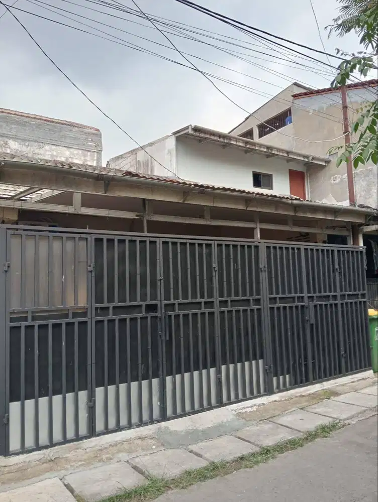 2 KAMAR, TERAS LUAS!! 19 MENIT KE STASIUN BOGOR PINGGIR JALAN BESAR! L