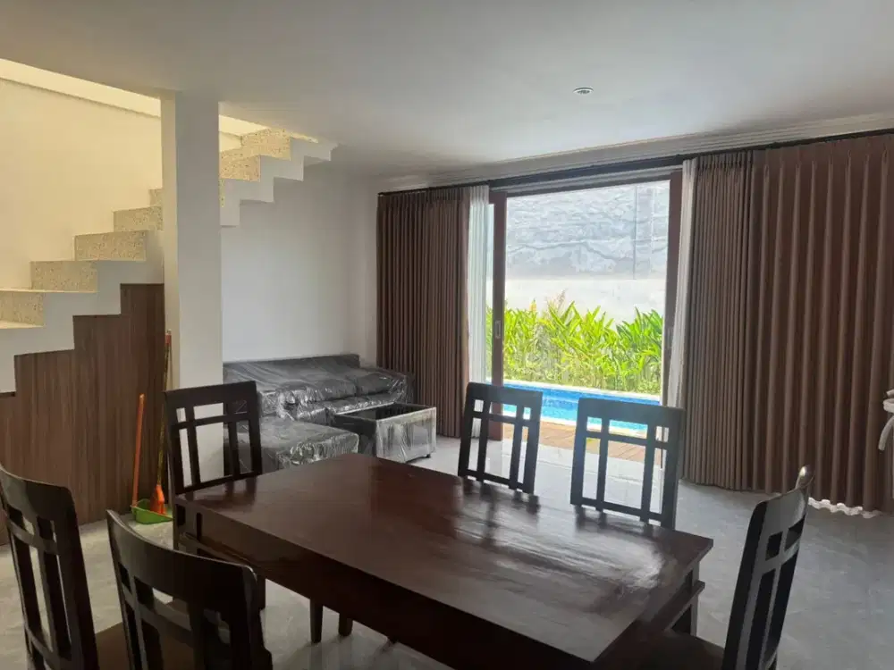 Dijual Villa 2 Lantai Dengan 3 Kamar Tidur Lokasi canggu