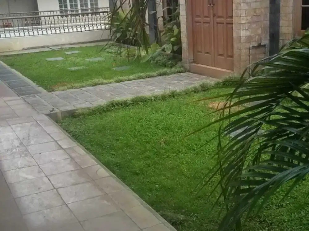 SANGAT TERAWAT Rumah Mewah 2 Lantai Nginden Intan Timur Surabaya Luas 960 Meter