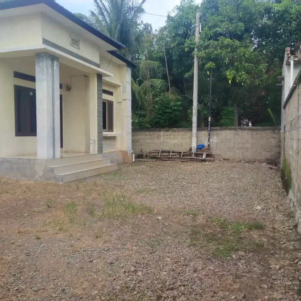 Jual Cepat. Rumah Nempel jalan Soekarno Hatta