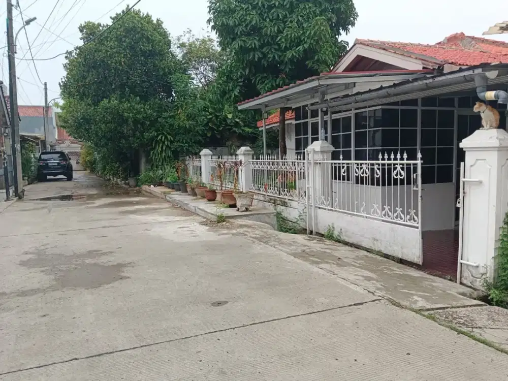 Rumah Hadap Selatan LT 240 SHM 7 Menit ke Kebayoran Park Mall J-45991