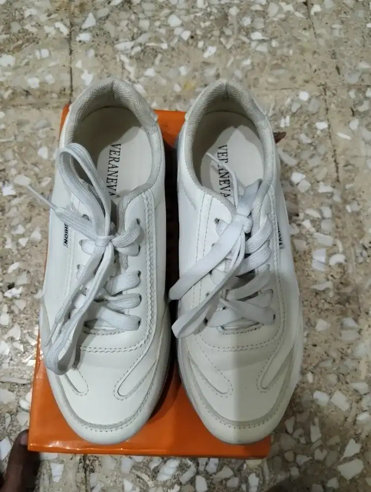 Sepatu wanita second