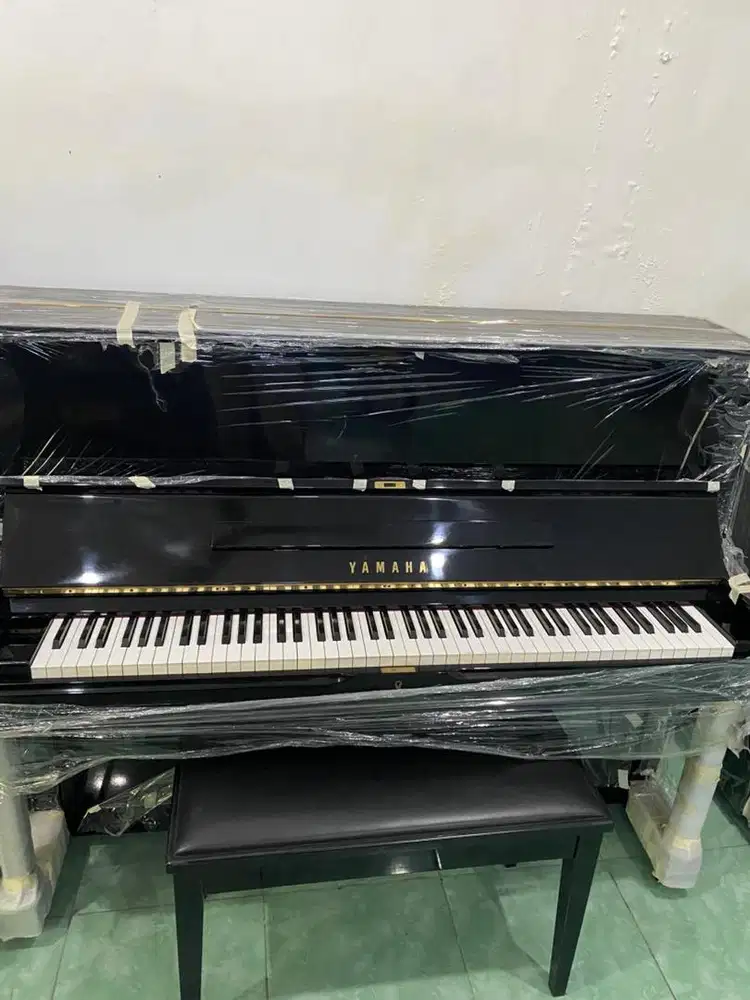 Piano Yamaha U1M