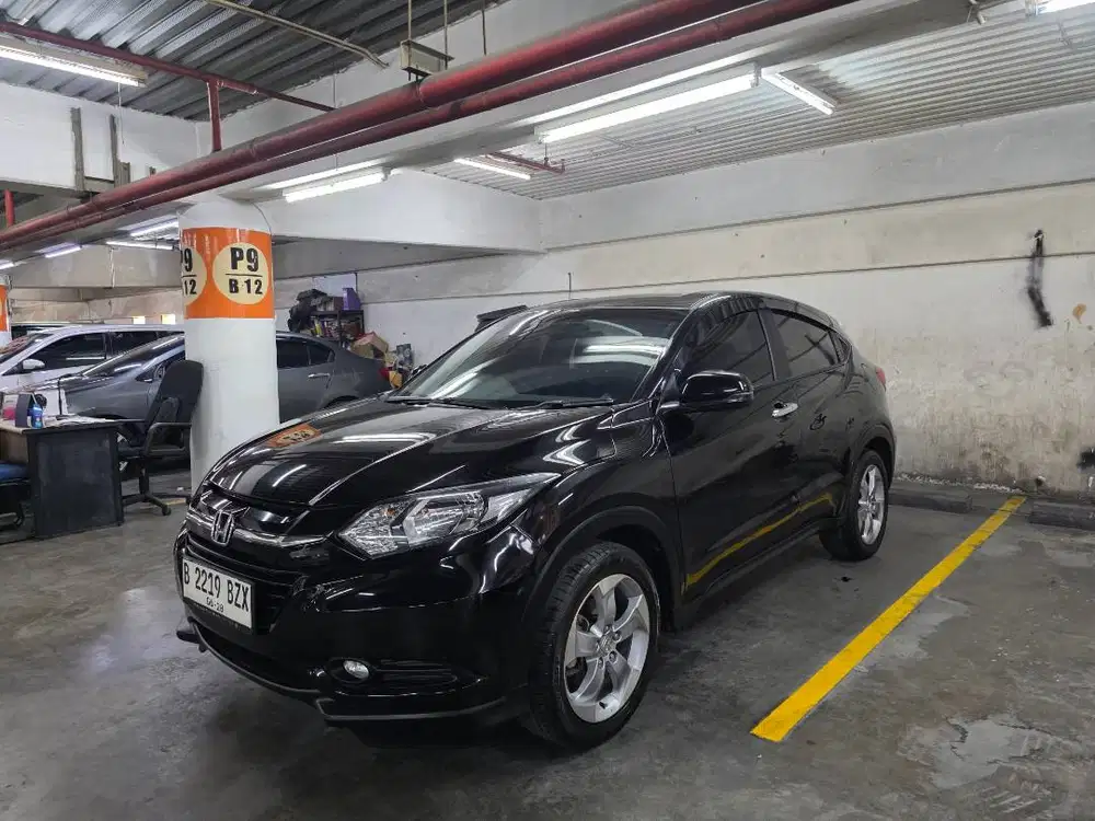 HONDA HRV 2018 E 1.5 AT KM 35 RB RECORD