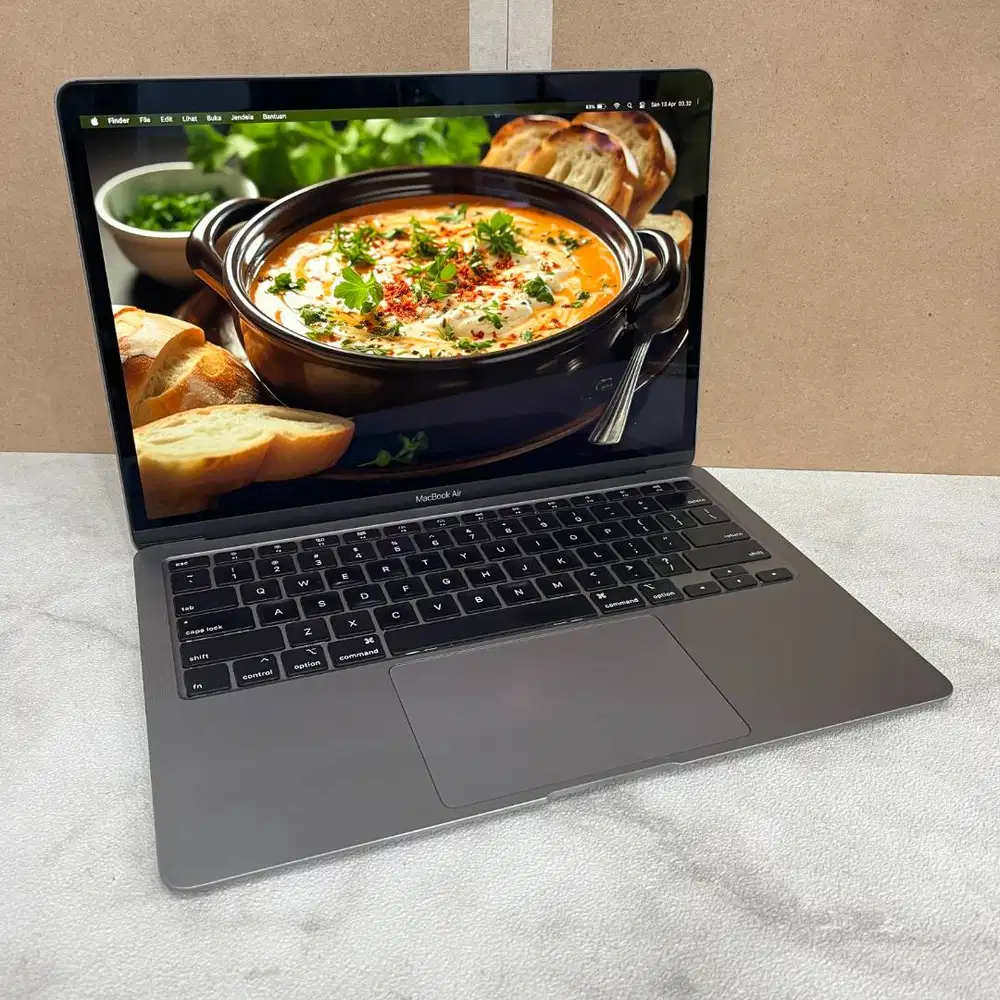 MacBook Air Retina 13 inch 2020 i7 16/256GB minus dikit