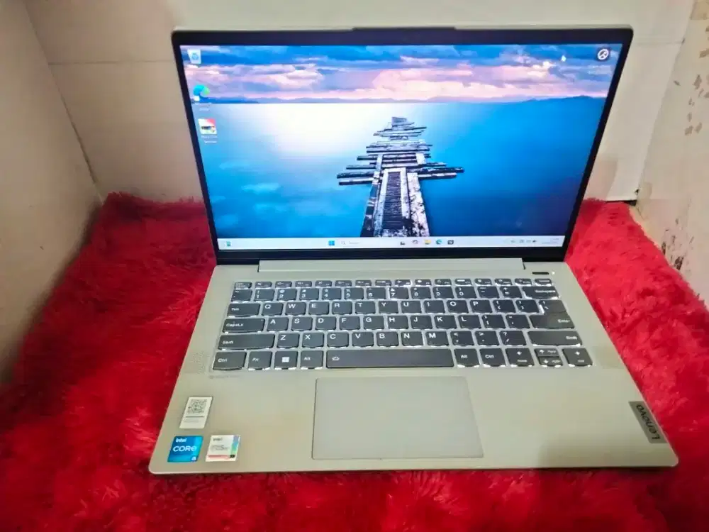 Lenovo ip slim5/core i5-gen11/RAM 8gb/SSD512gb /vga Intel iris xe