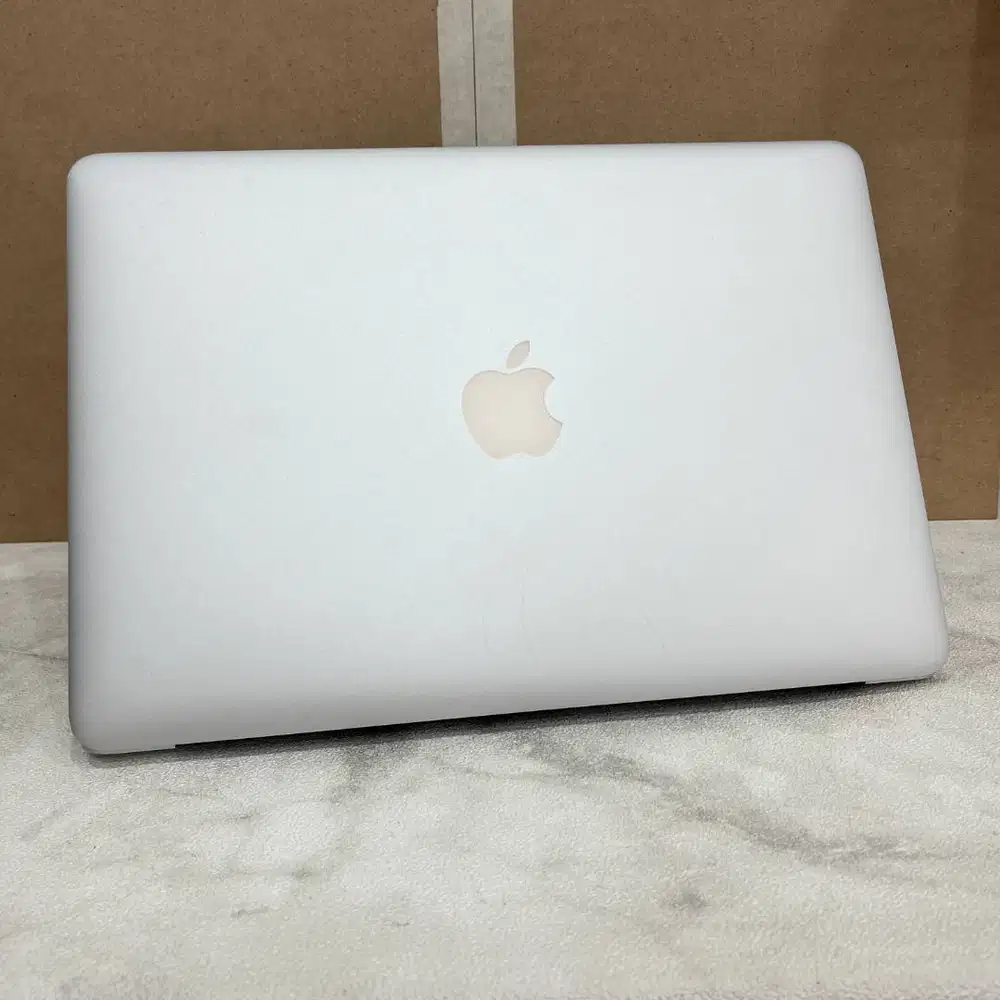 MacBook Air 13 inch 2017 i7 RAM 8/256GB