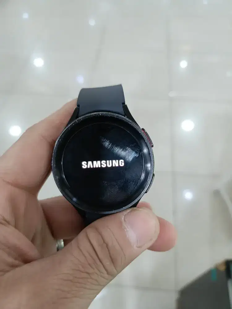 Samsung watch 5 pro ex resmi Sein mulus batangan murah meriah !!
