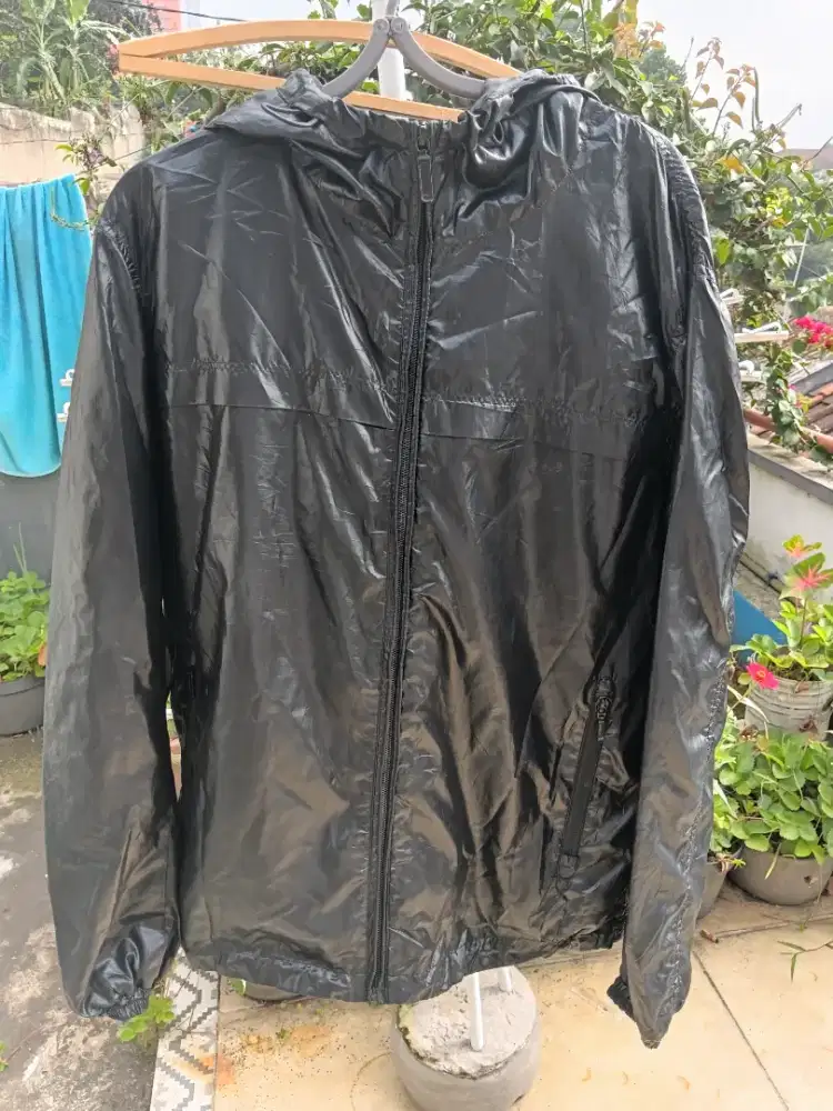Jaket running uniqlo size XL