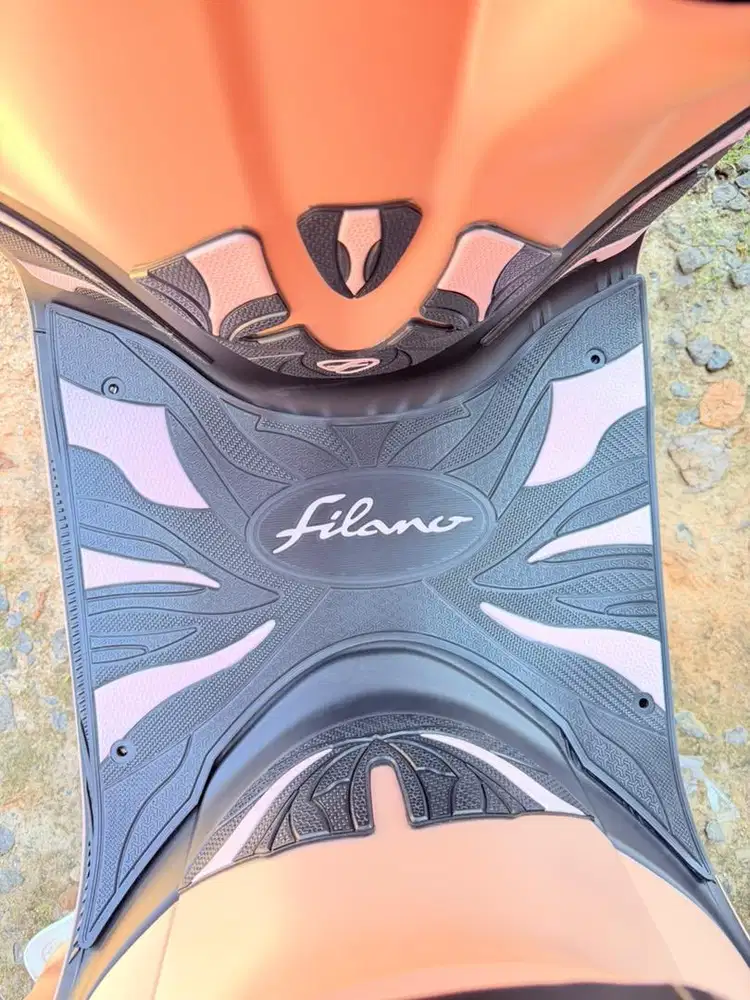 Cover deck penutup injakan motor grand fillano