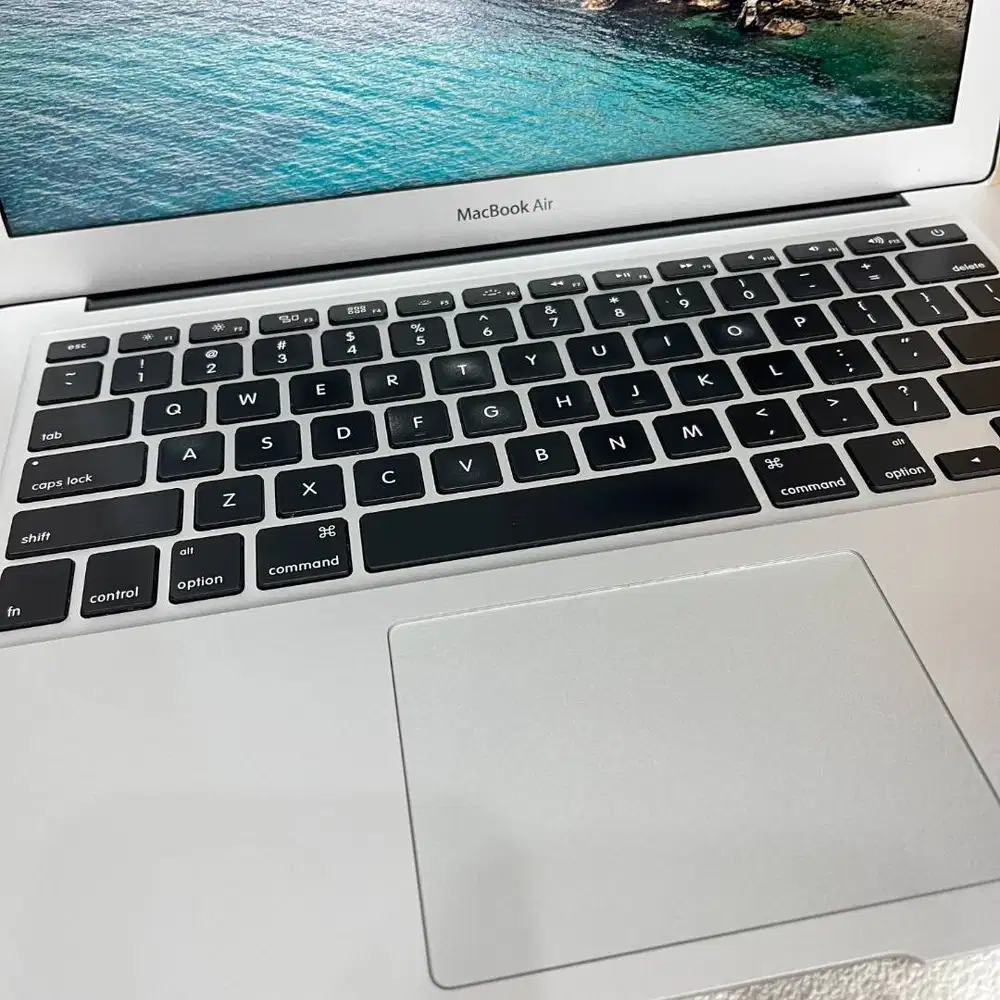 MacBook Air 13 inch 2017 i7 RAM 8/256GB