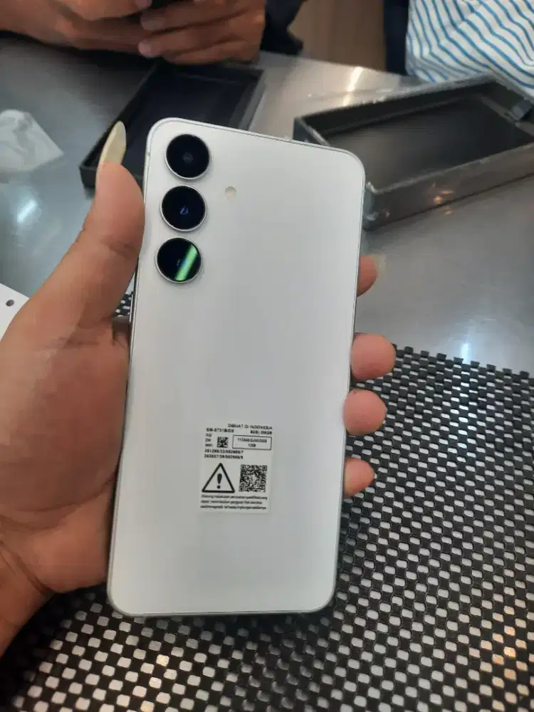 SAMSUNG S25 FE NEW RAM 8/256 FREE ADAPTER 45W