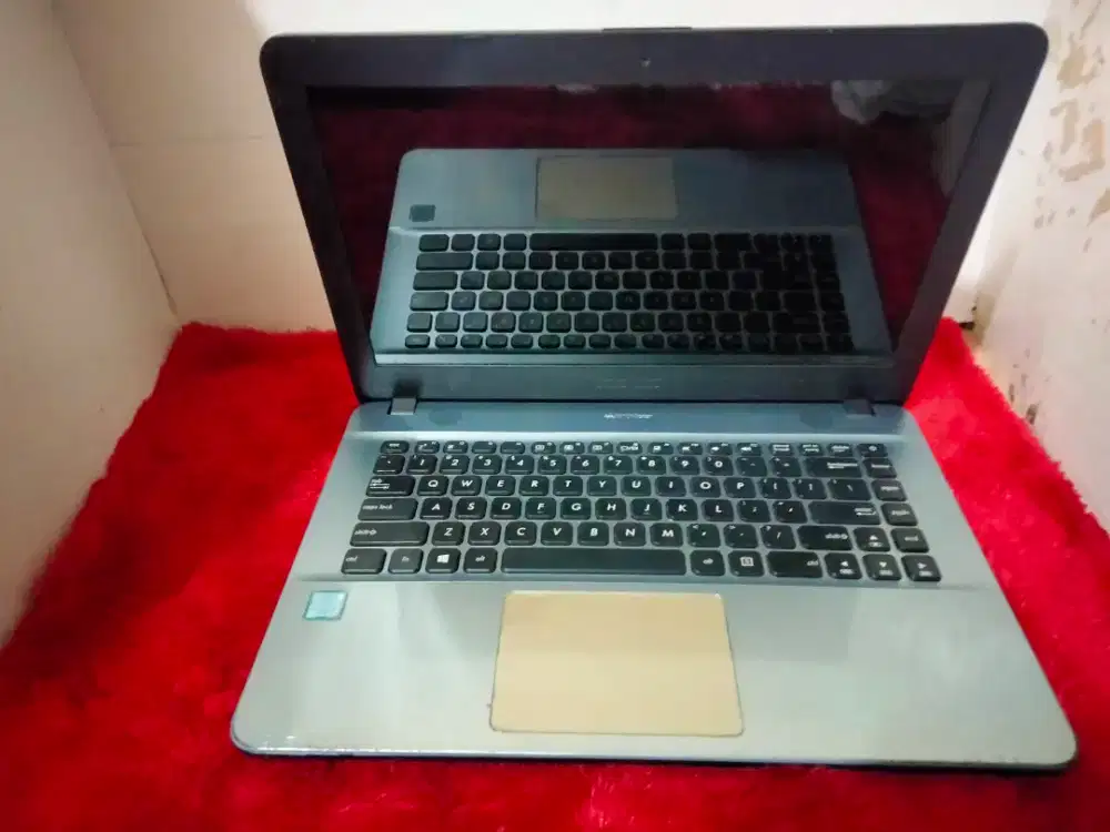 Laptop high kencang Asus x441ua/core i3 gen6 ram4gb/HDD 500gb