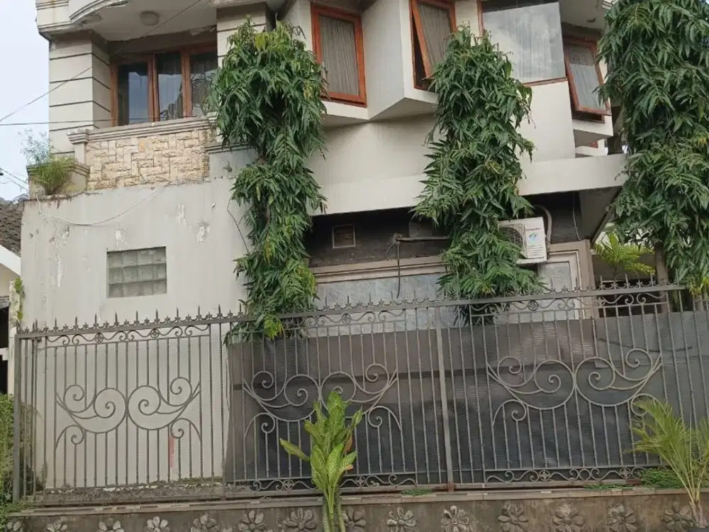 RUMAH USAHA KETINTANG Carport 4 || Garasi 2