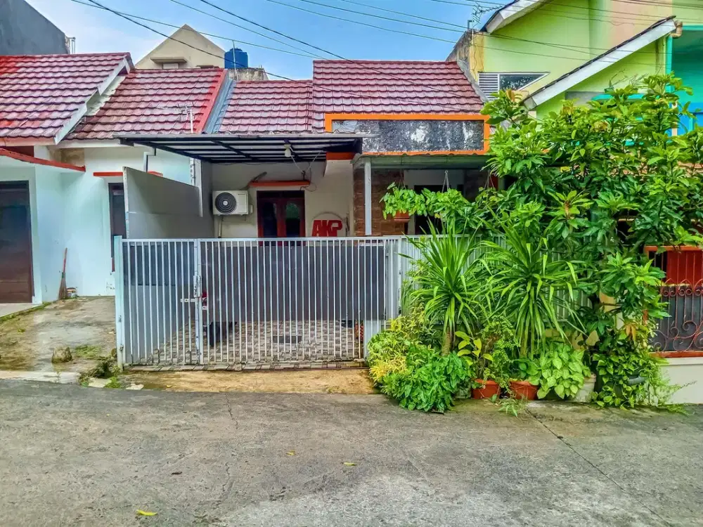 Rumah 5 Menit ke The Park Sawangan Hadap Utara Dibantu KPR J-44051