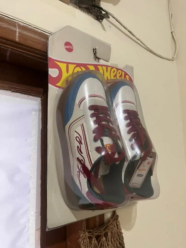 Sepatu Aerostreet x Hot Wheels uk 43