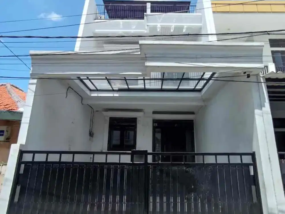 Disewakan Rumah 3 Lantai Modern Minimalis Furnished di Kemayoran Jakarta Pusat