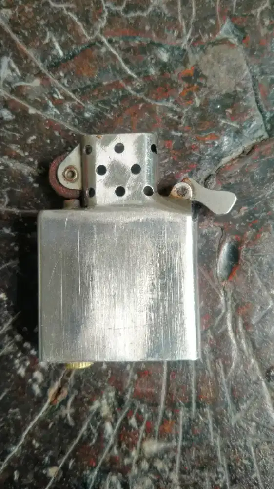 Zippo insert lawasan