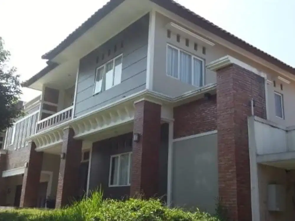 Dijual Rumah Full Furnished Nyaman Asri siap Huni Lokasi di Kota Baru Parahyangan Bandung