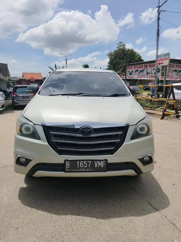 Toyota innova g mt