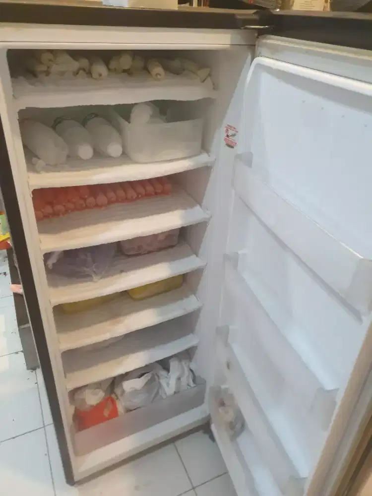 Kulkas frezer LG bekas