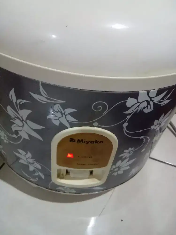 Magic com 1,8 l, utk.masak nasi dsn menghangatkan