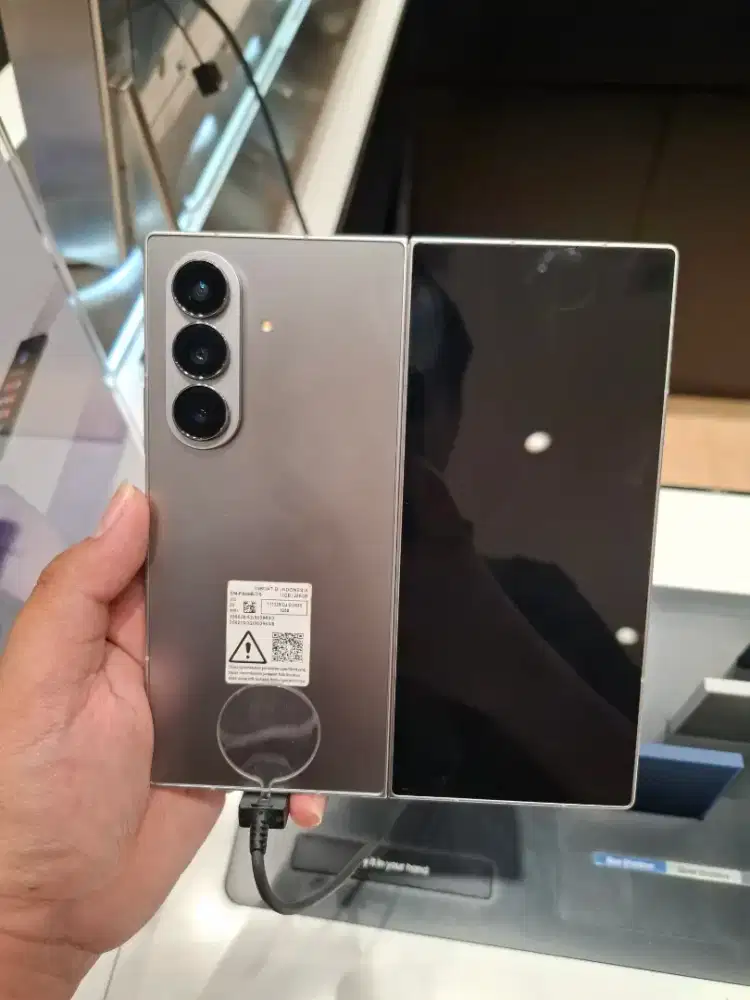 Dapatkan promo menarik Samsung ZFold 7 dengan cicilan Homecredit