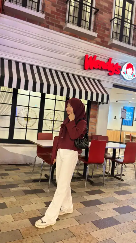 mencari lowongan kerja untuk berdua,art atau apa saja.