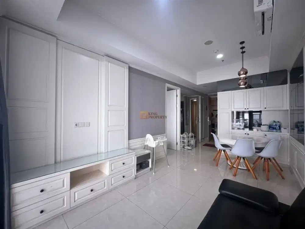 Akses ke Mall Hublife Sewa 2BR Furnished Bagus di Taman Anggrek Residence Fasilitas Clubhouse, Kolam Renang Dekat Central Park, Taman Anggrek & Tol