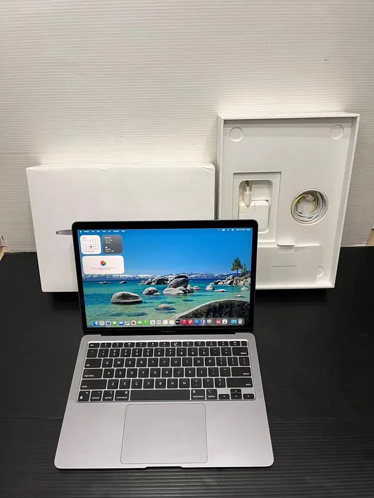 Macbook Air 13 inch M1 8/256GB Second Fullset Original Ex IBOX
