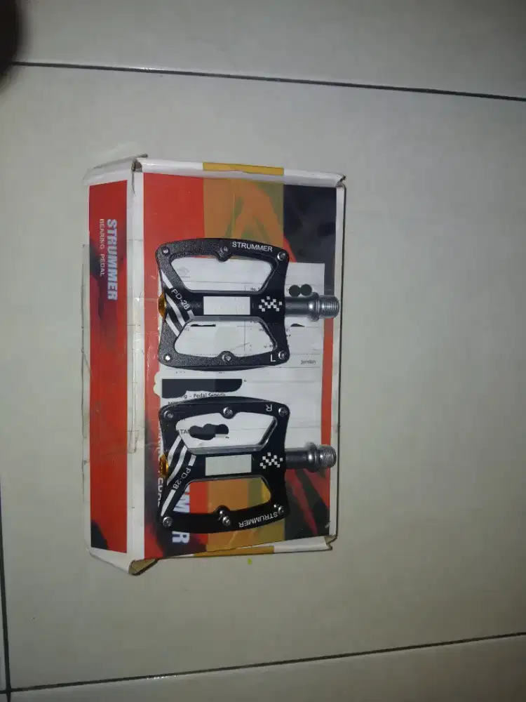 pedal sepeda universal merk strummer pd28 bearing aloy