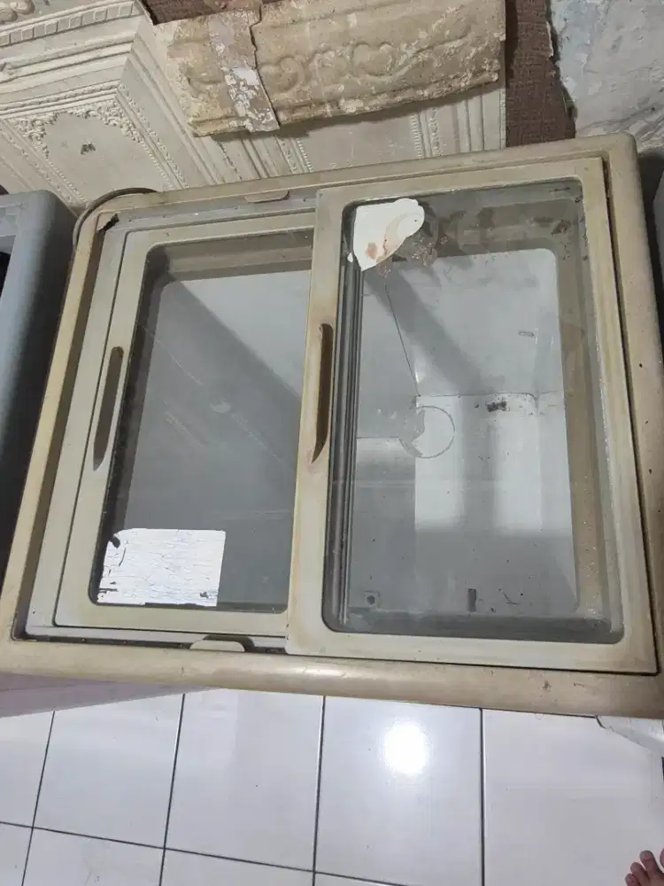 Freezer sliding door 100 L siap pakai