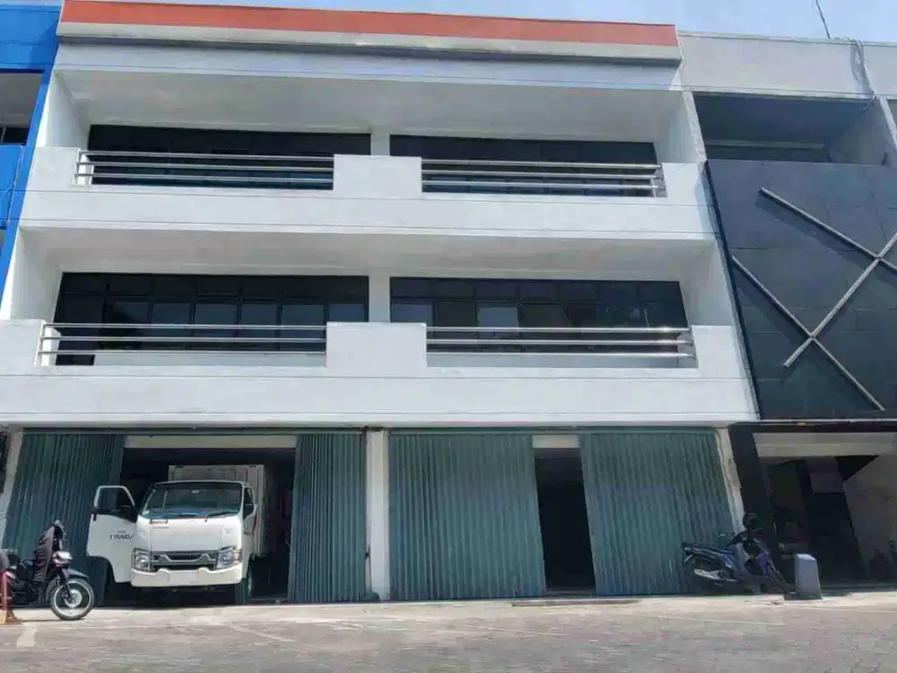 Disewakan Gedung Wolter Monginsidi Kebayoran Baru