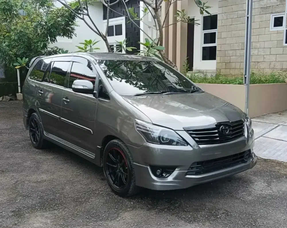 Innova G Luxury AT 2012 Bensin