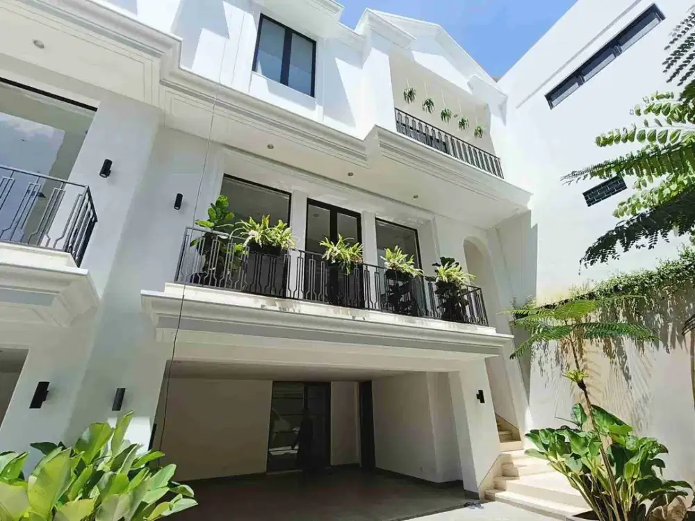 rumah baru radio dalam kebayoran baru kolam renang