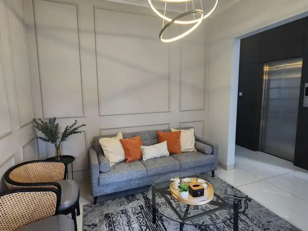 For Sale RUmah Dengan Private Lift Diarea Tenang Setra Sari Kulon, Bandung