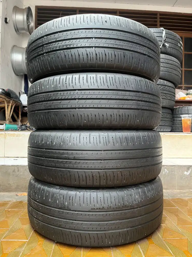 Ban Dunlop Enasave Ec300+  205 55 r17  4Pcs