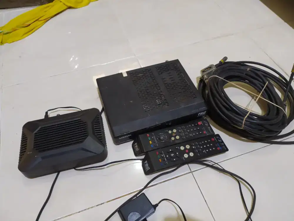 Modem Internet & Decoder TV Kabel FM