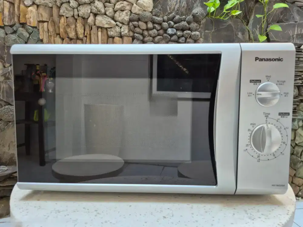 MICROWAVE GRILL OVEN PANASONIC NN-SM320M - KONDISI MULUS & NORMAL