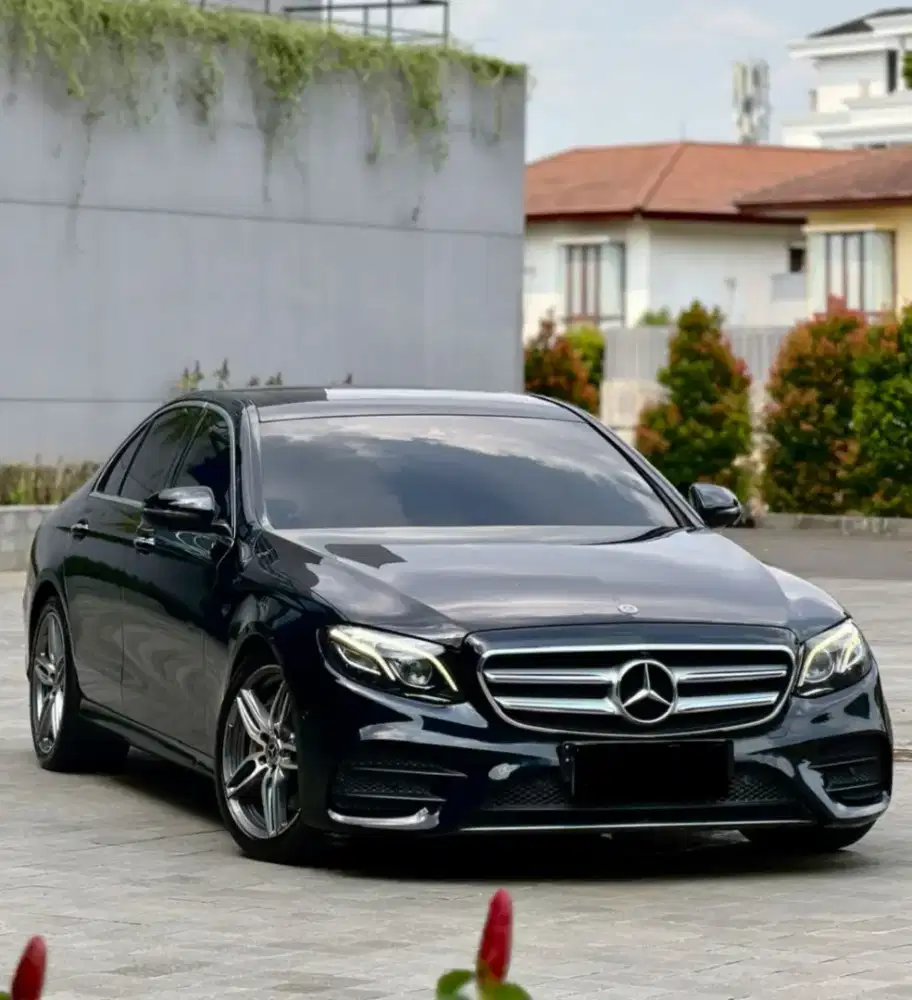 MURAH CASH. Mercedes Benz E350 EQ Boost 2020 amg e300 amg 2019