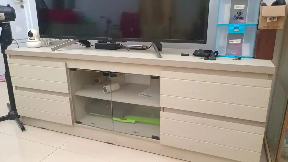 Laci penyimpanan, meja tv