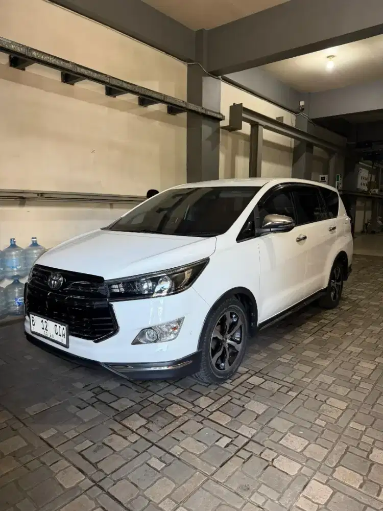Toyota INNOVA VENTURER AT DIESEL 2018