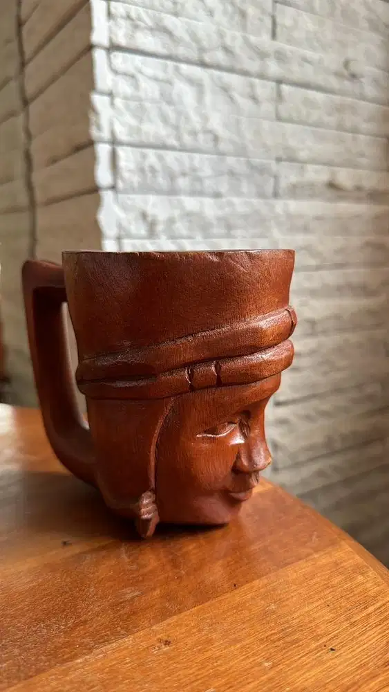 Gelas / Mug Antik kayu ukiran tangan.